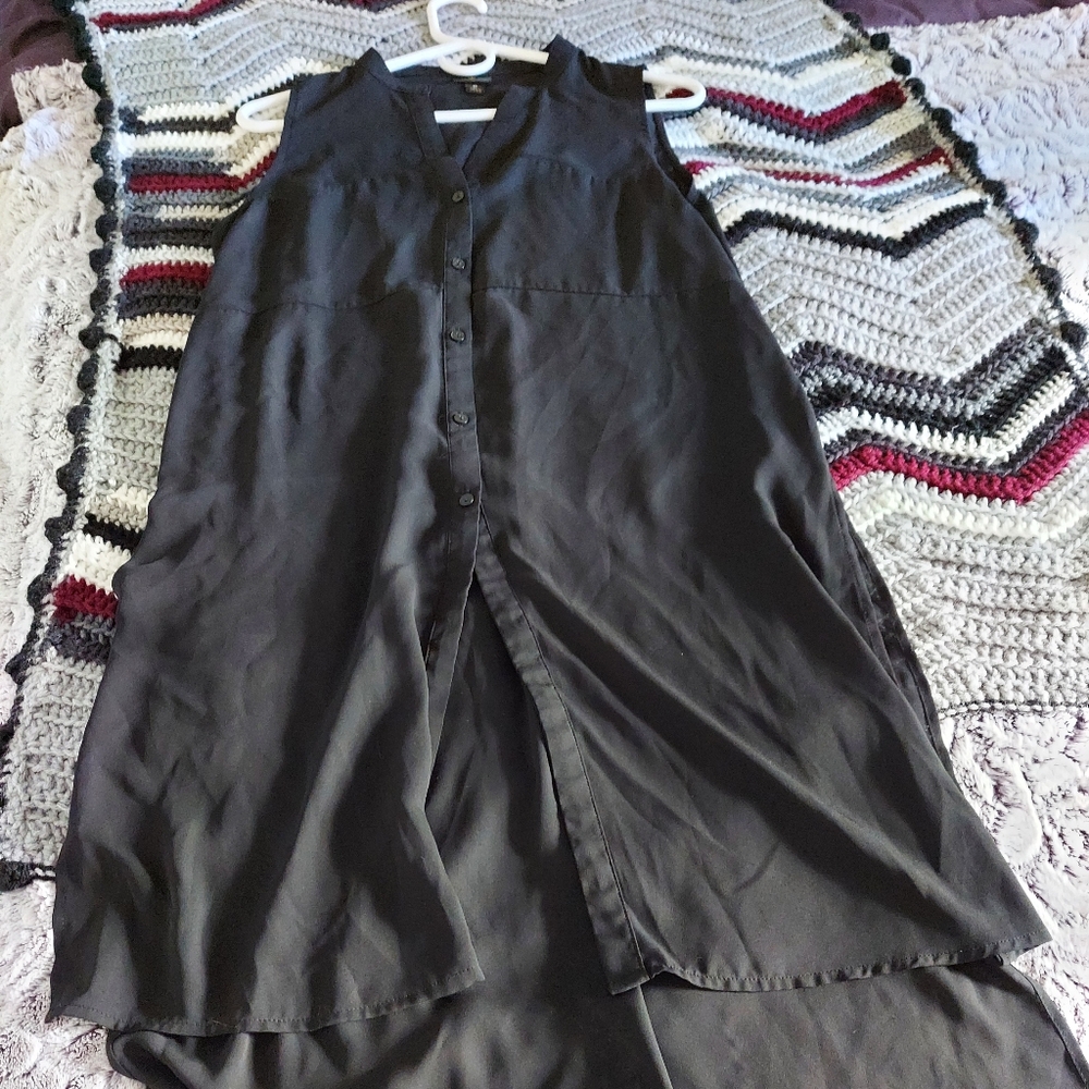 Sleeveless sheer long button down top